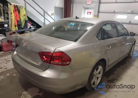 2013 Volkswagen Passat 2.0L Tdi Se z USA, uszkodzony, nr VIN 1VWBN7A38DC035608